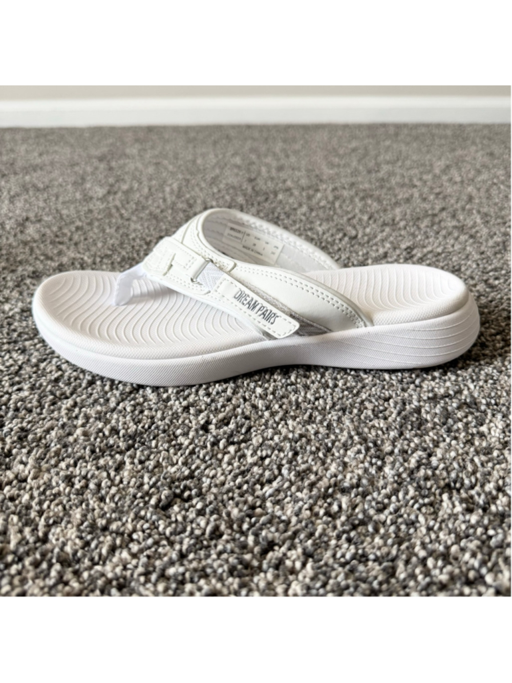 Women's DREAM PAIRS Comfort Flip Flop Sandals White Size 7 - Picture 9 of 13